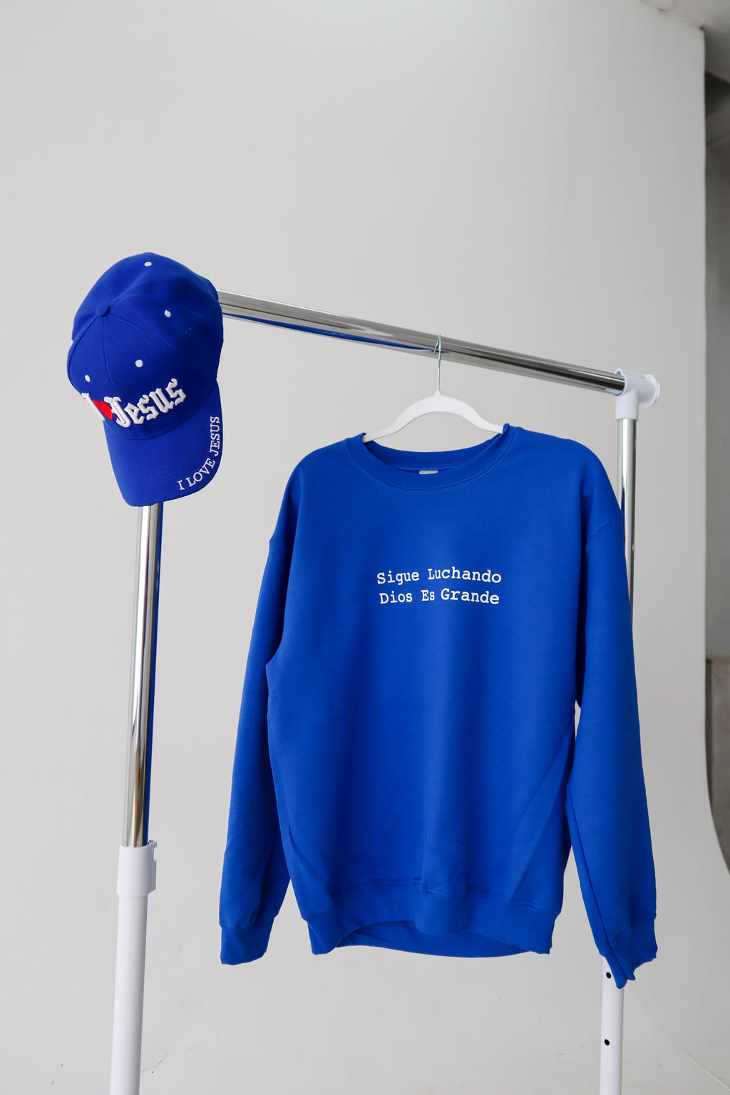 Sigue Luchando Blue Sweatshirt